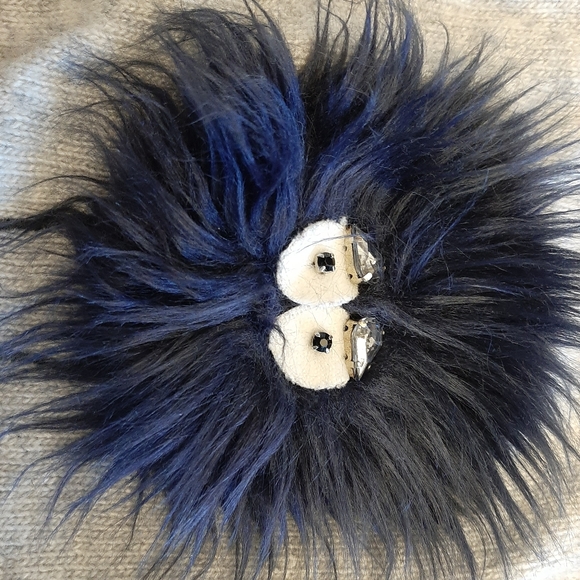 Adorable Crewcuts sweater - Picture 3 of 5